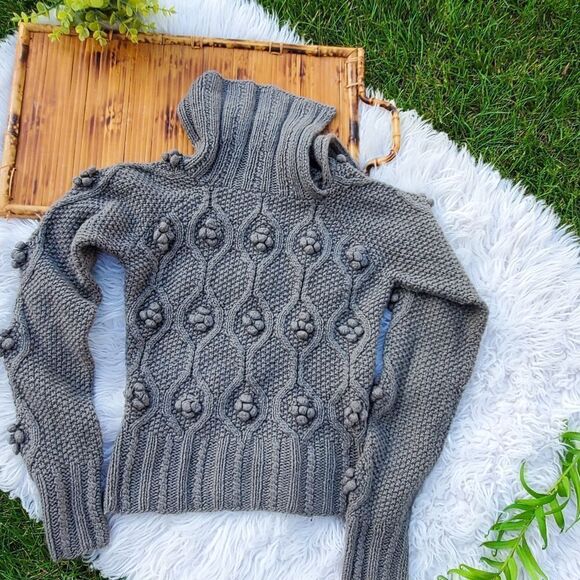 Buffalo By David Bitton Soft Cable Knit Pom Pom Detail Grey Sweater Sz S/P - Picture 8 of 14